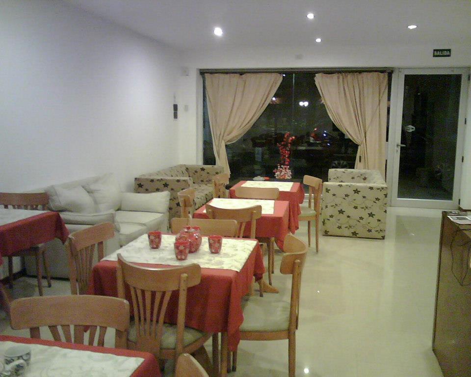 Hosteria Robert Villa Gesell Exterior photo